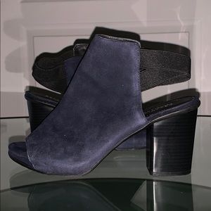 REACTION Kenneth Cole Fridah Fly Ankle Bootie